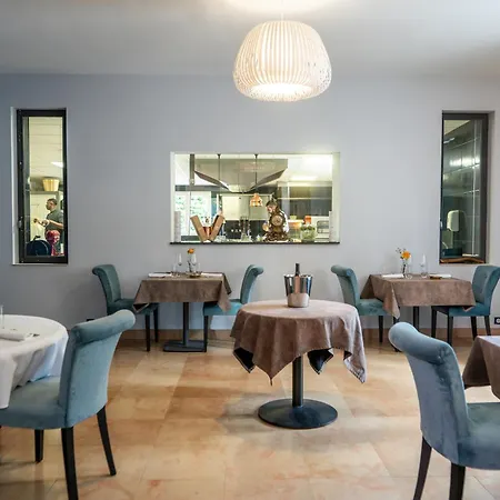 La Redoniere Hotel *